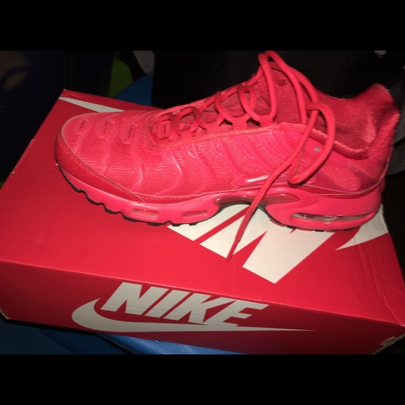 Red women’s Nike - Picture 2 of 3